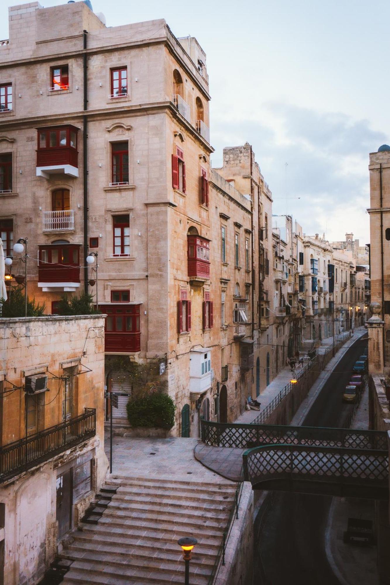 Charming Home With Sea Views & Maltese Balcony By 360 Estates Valletta Eksteriør bilde