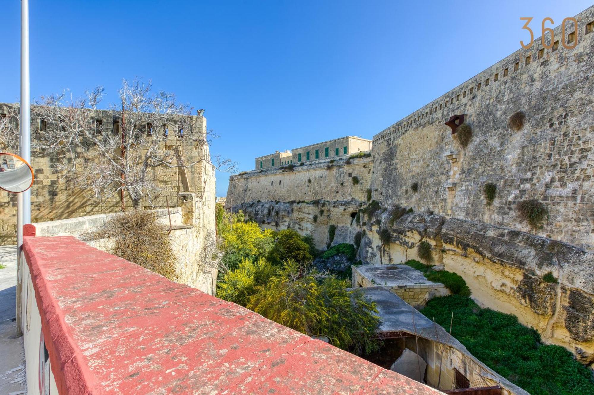 Charming Home With Sea Views & Maltese Balcony By 360 Estates Valletta Eksteriør bilde